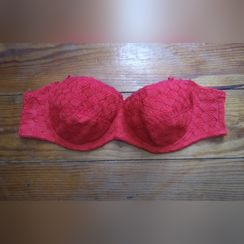 Pink pearl bra